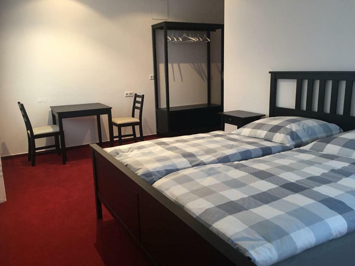 Jimmy Gastronomie & Uebernachtung Hotell Altheim  Exteriör bild